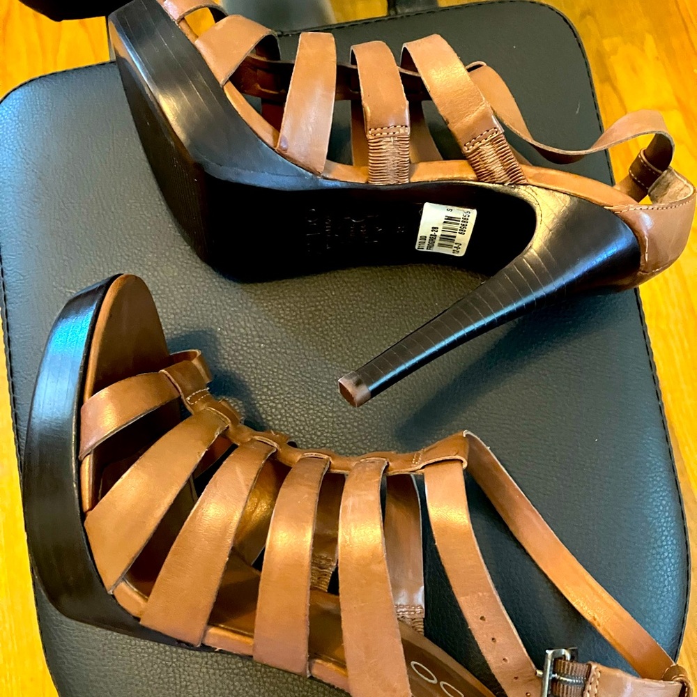Women’s high heel shoes
